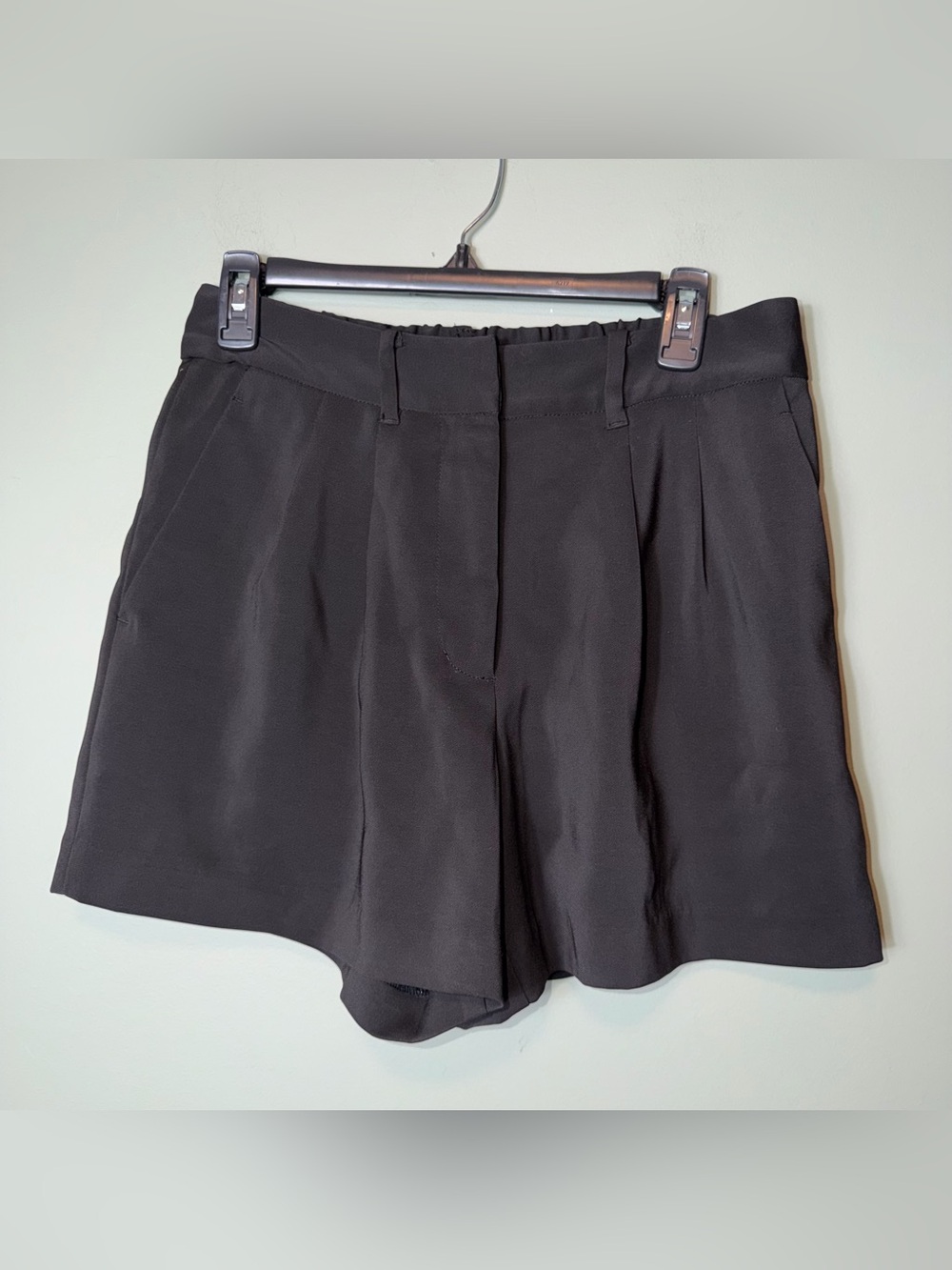Quince Women’s Stretch Crepe Pleated Short New with tags Size 8‎ Black